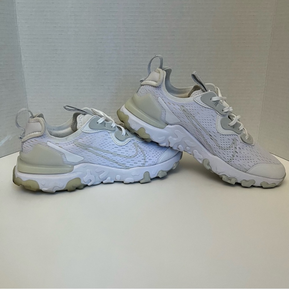 Nike React Vision GS Womens 7.5 (6Y) Triple White CD6888-101.